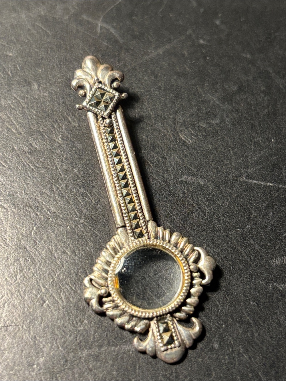 Vintage Sterling Silver magnifying glass pendant